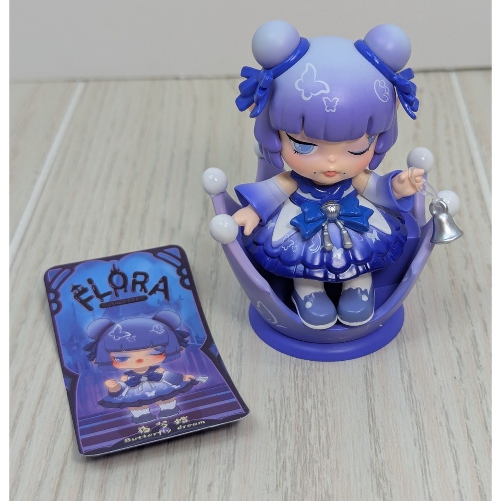 FLORA Secluded Garden Dreamland Butterfly Dream figure purple w/ card